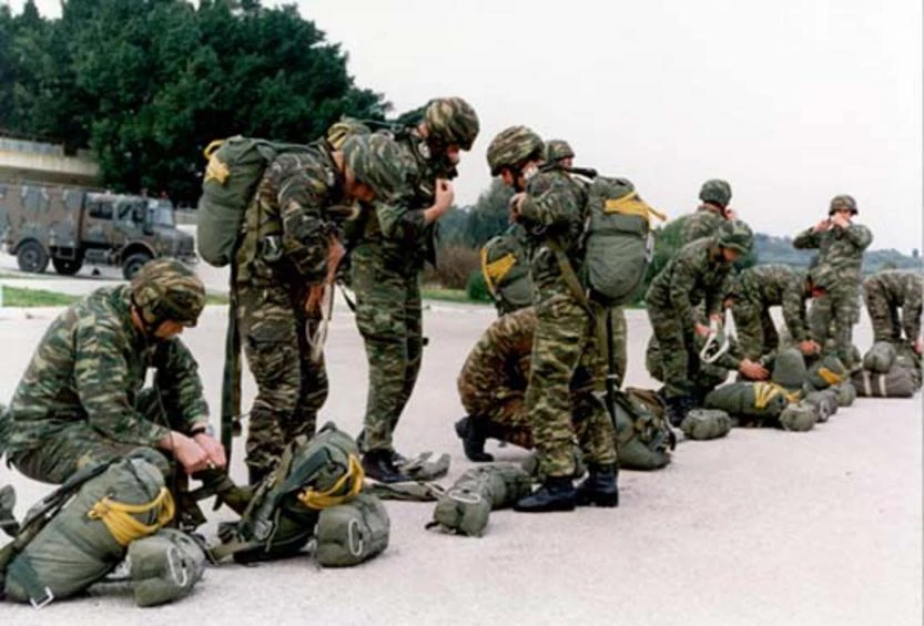 Σημάδεψε και τον Διοικητή του: «Πάω να εκτελέσω το καθήκον μου» είπε ο στρατιώτης της 1ης ΜΑΛ και άρχισε να ρίχνει κατά ριπάς